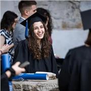 Ciao! Sono Maria, ho una laurea magistrale in lingue e se hai bisogno di imparare o migliorare il tuo inglese contattami!